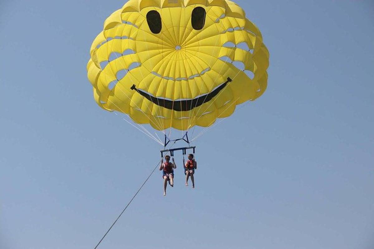 Parasailing with Transportation: Fly in the Sky from Hurghada