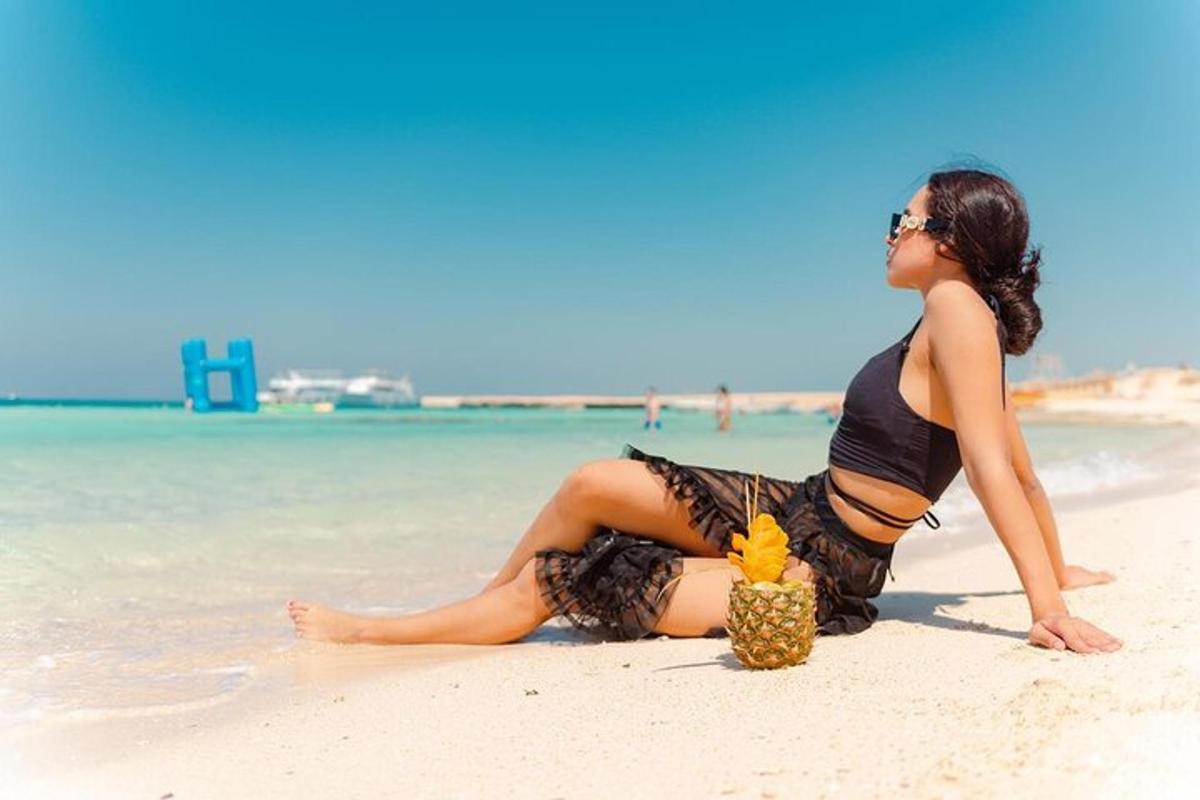 Amazing Hula Hula Island Sea Trip, Parasailing Abenteuer in Hurghada