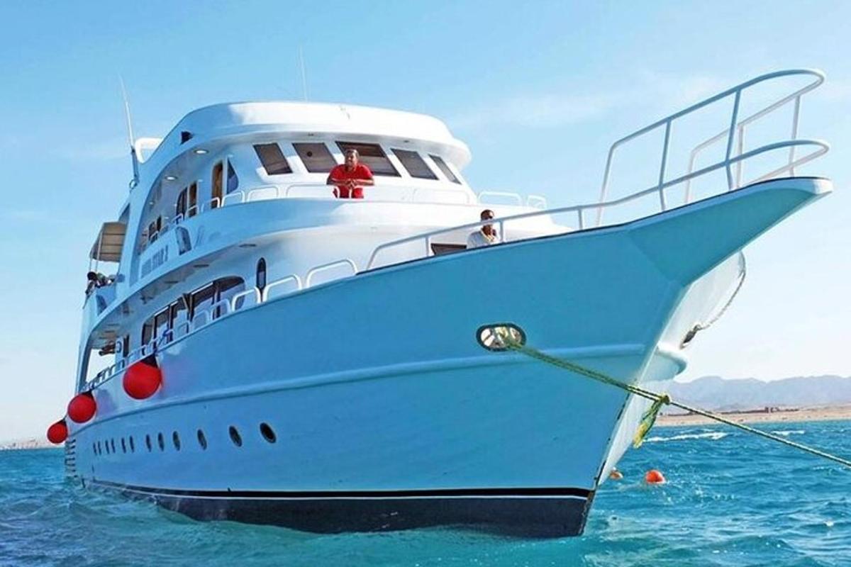 Amazing Hula Hula Island Sea Trip, Parasailing Abenteuer in Hurghada