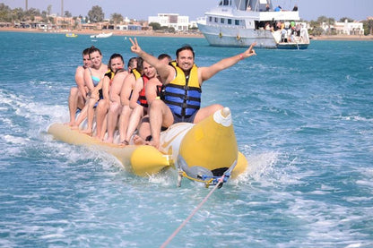 Amazing Hula Hula Island Sea Trip, Parasailing Abenteuer in Hurghada